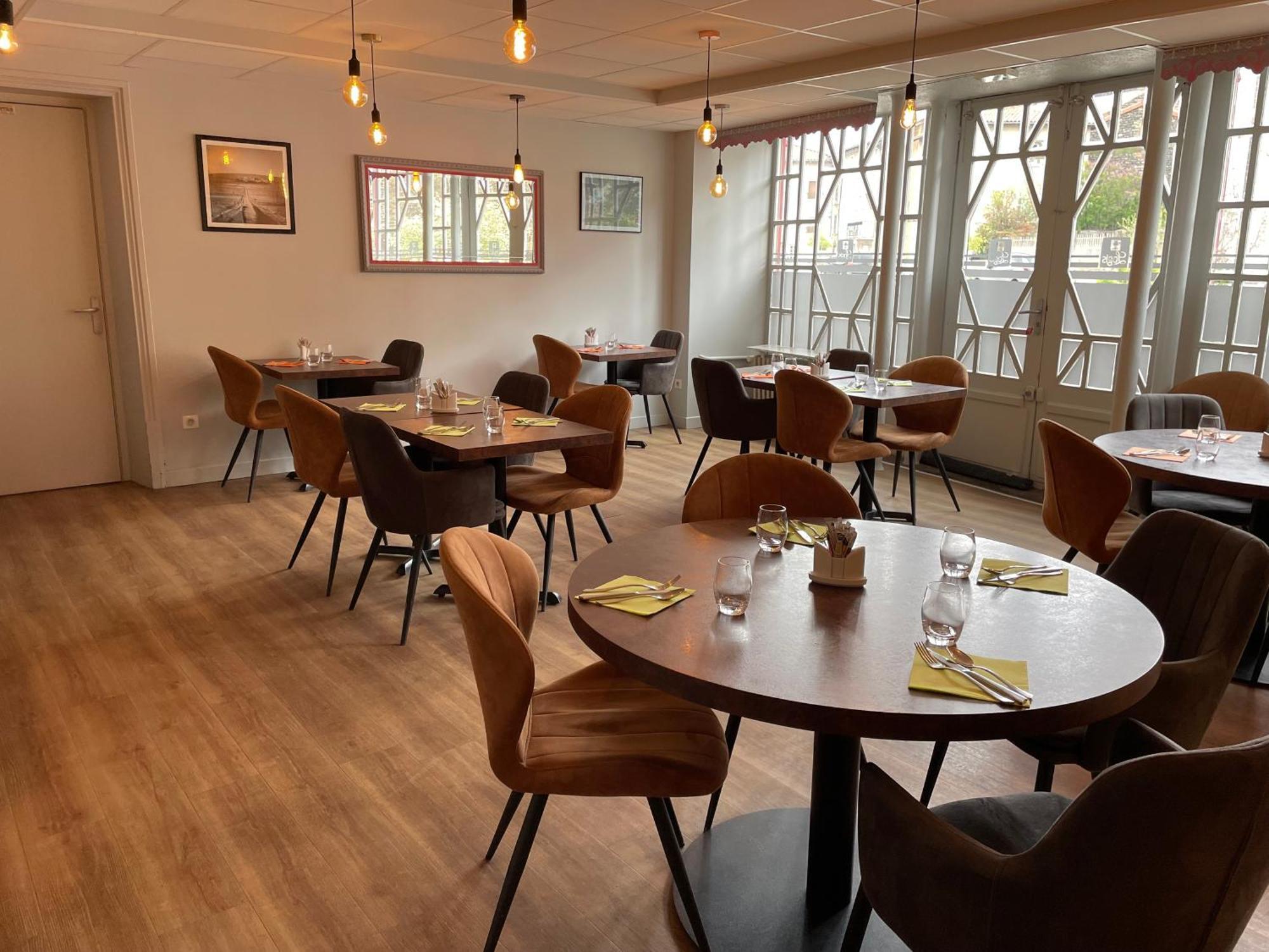 Logis Hotel Restaurant Des Voyageurs Saint-Paulien المظهر الخارجي الصورة